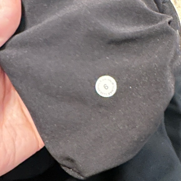 Lululemon Women’s Black Essential Affinity Side Zip Jogger Pants Size 6 - Picture 6 of 6